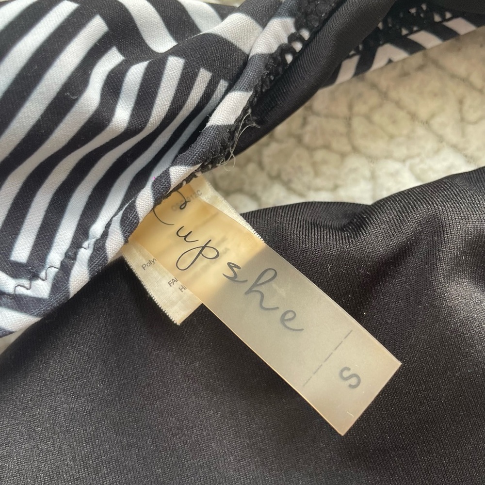 Cupshe Girls Swimsuit Top! - Picture 2 of 3